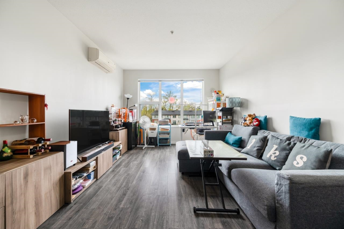 Dining Area Photo of 320 9311 Alexandra Road, Richmond, BC