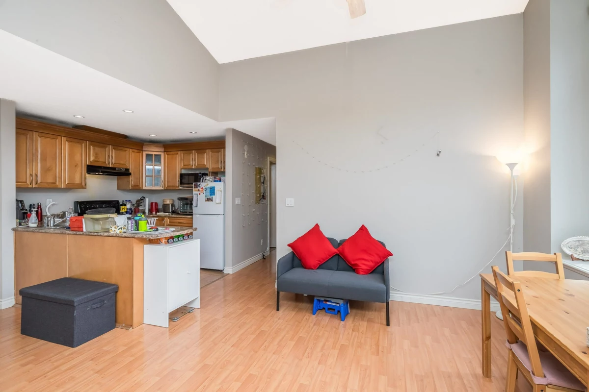 Family Room Photo of 207 2828 152 Street, Surrey, BC