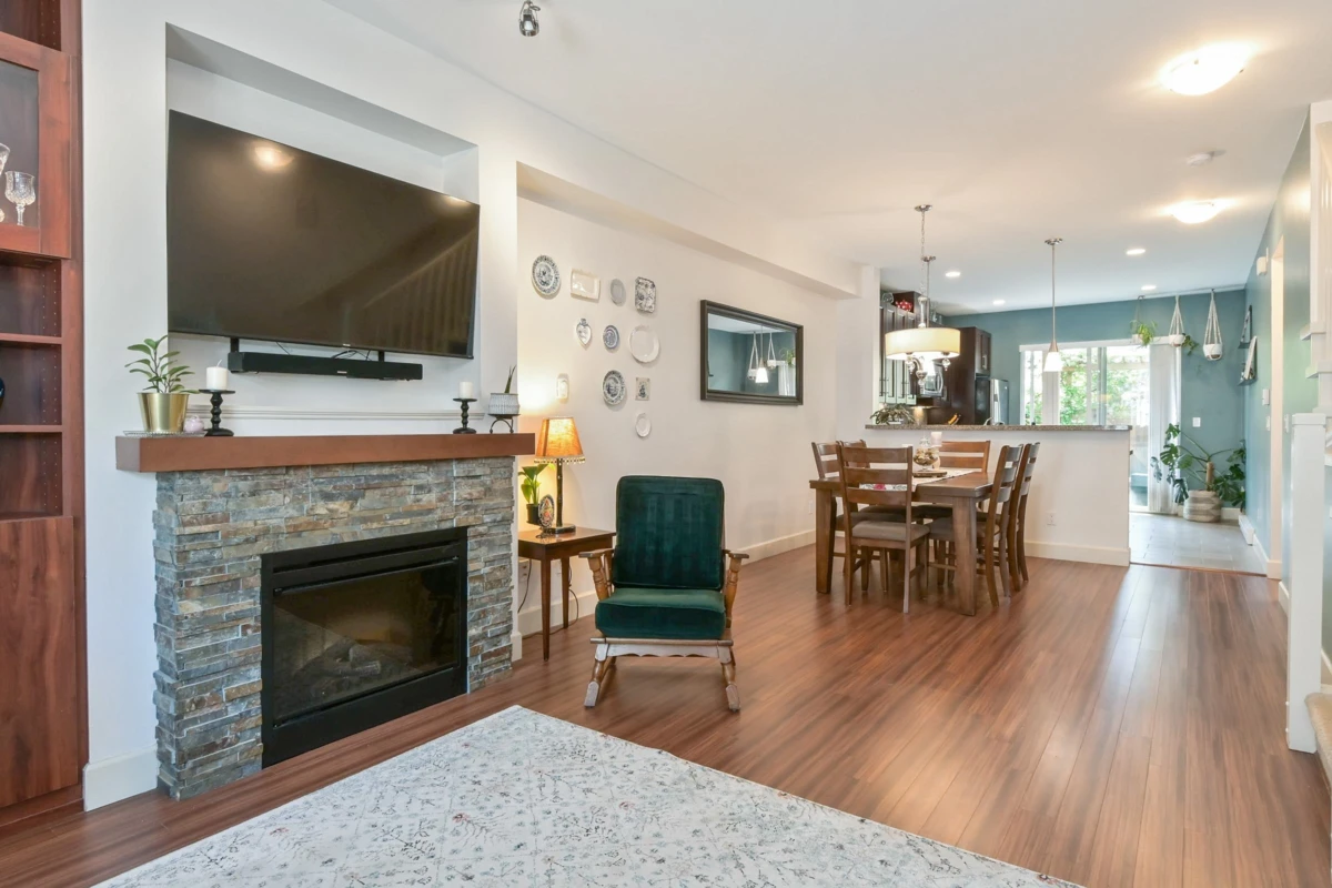 Dining Area Photo of 91 2979 156 Street, Surrey, BC