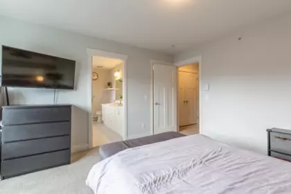 Guest Bathroom Photo of 23958 Kanaka Way, Maple Ridge, BC