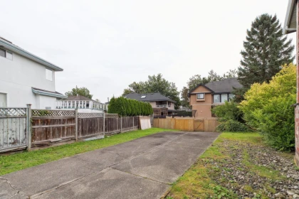 Front Yard Photo of 14370 83 Avenue, Surrey, BC