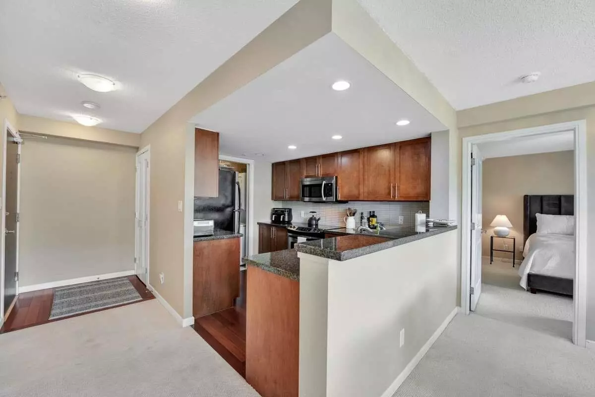 Living Room Photo of 1001 288 Ungless Way, Port Moody, BC