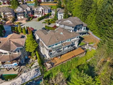 Swimming Pool Photo of 2982 Sunridge Court, Coquitlam, BC