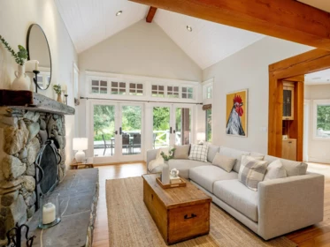 7313 Fitzsimmons Road South, Whistler, BC, Whistler — Single Family Residence for sale