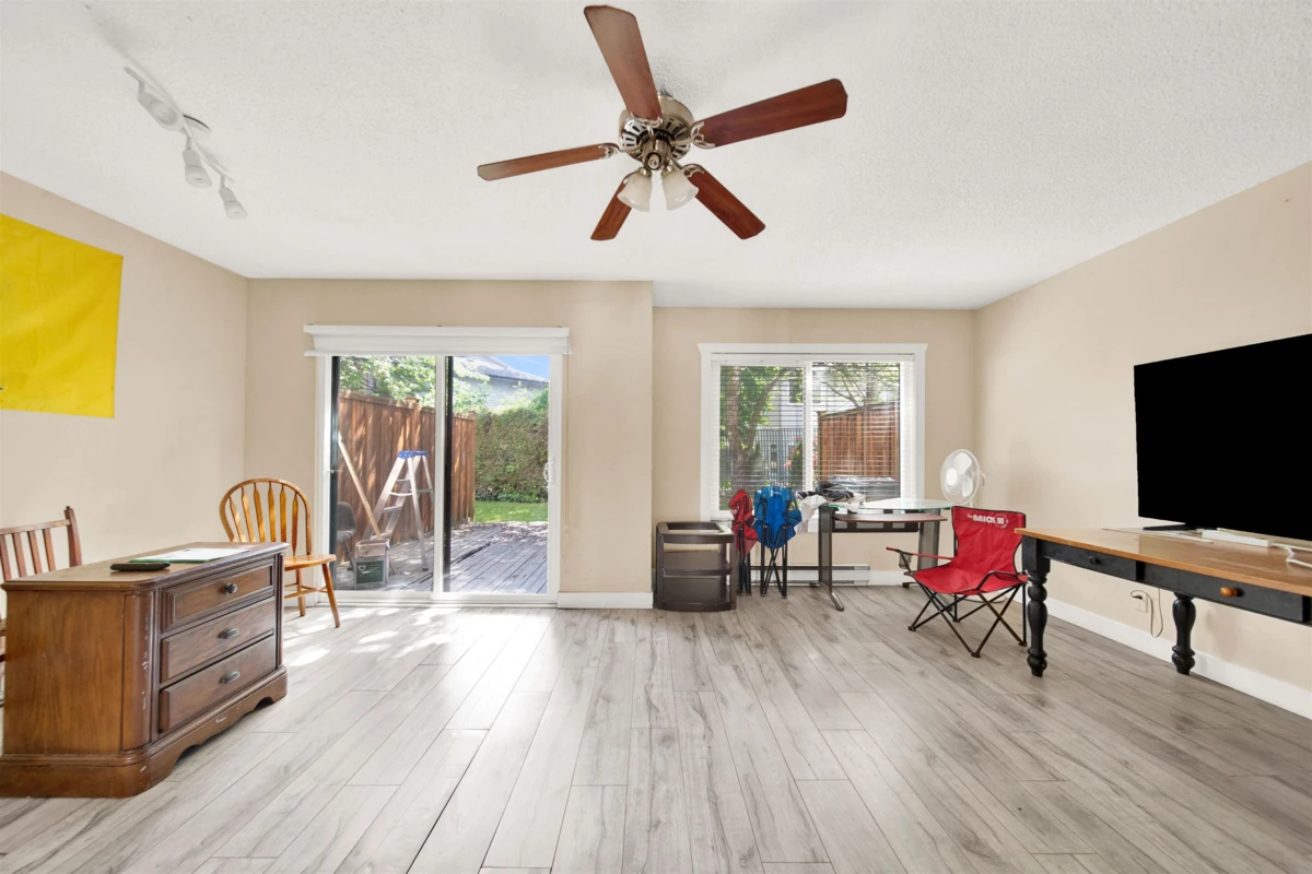 Dining Area Photo of 31 13990 74 Avenue, Surrey, BC