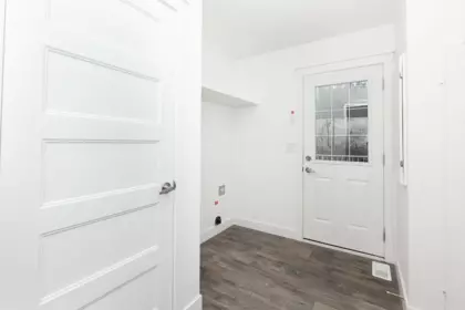 Entry Foyer Photo of 11 1416 North Road, Gibsons, BC