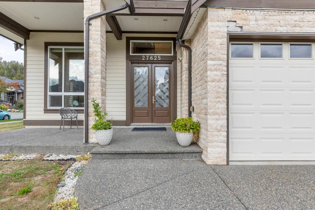 Living Room Photo of 27625 Railcar Crescent, Abbotsford, BC