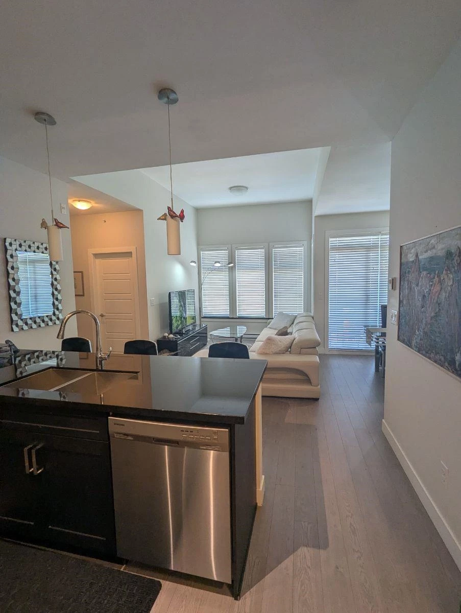 Family Room Photo of 401 20062 Fraser Highway, Langley, BC