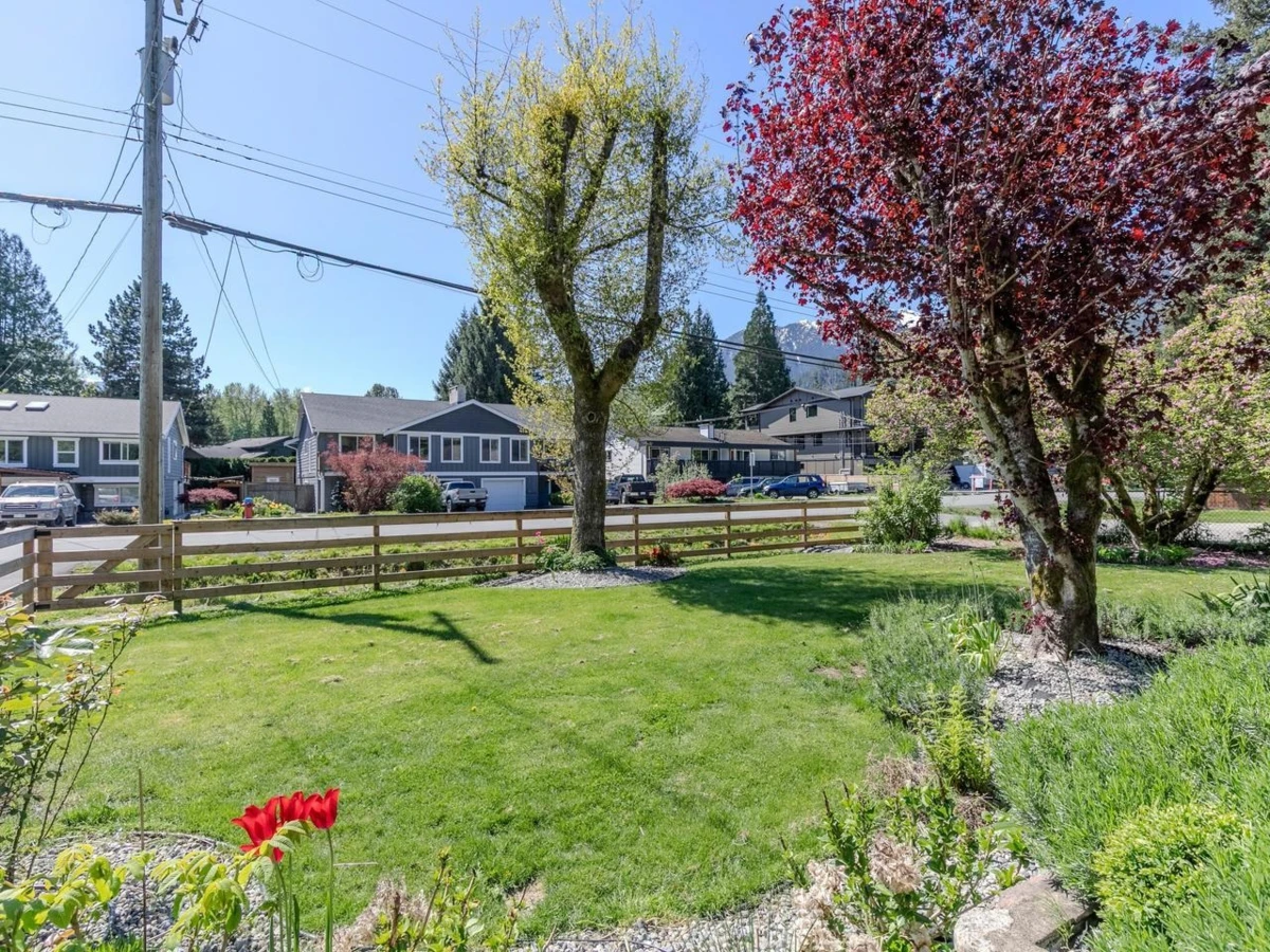 Living Room Photo of 1387 Judd Road, Squamish, BC