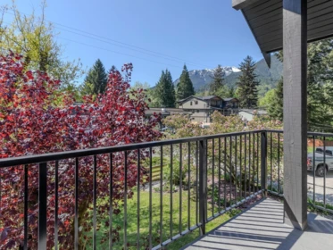 Basement Recreation Room Photo of 1387 Judd Road, Squamish, BC