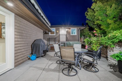 Hallway Photo of 1425 Palmerston Avenue, West Vancouver, BC