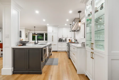 Kitchen Island Photo of 1425 Palmerston Avenue, West Vancouver, BC