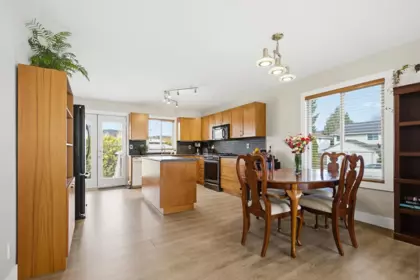 33275 Cherry Avenue, Mission, BC, Mission — Single Family Residence for sale