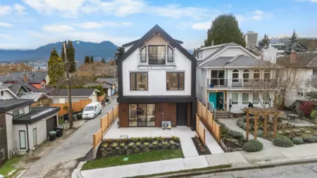 1 3623 Triumph Street, Vancouver, BC, Vancouver — Half Duplex for sale