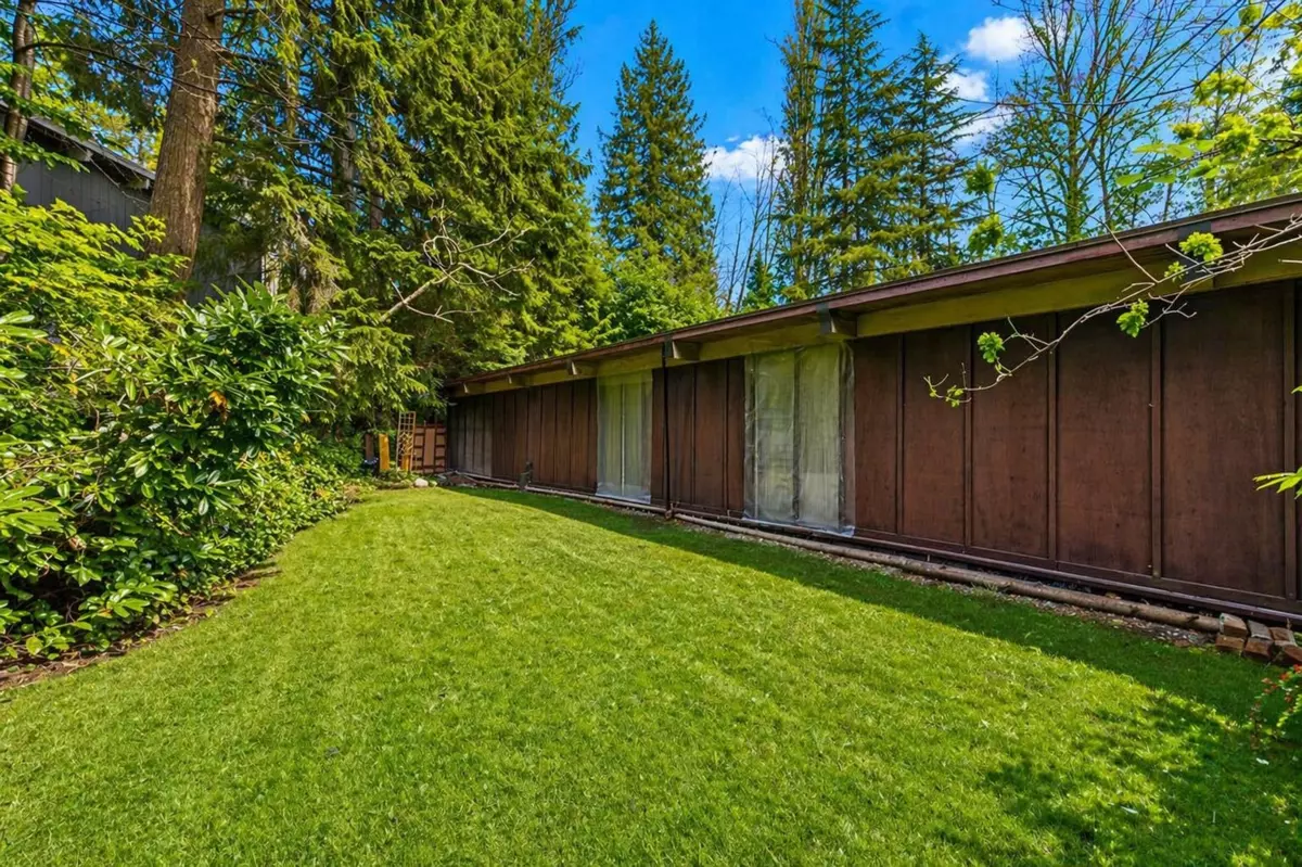 Family Room Photo of 835 Wildwood Place, West Vancouver, BC