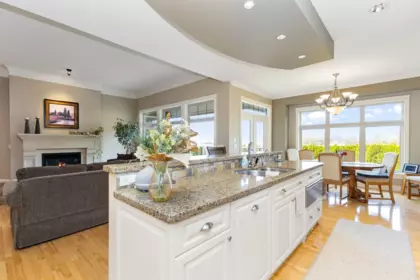 Kitchen Island Photo of 34745 Hearthstone Court, Abbotsford, BC