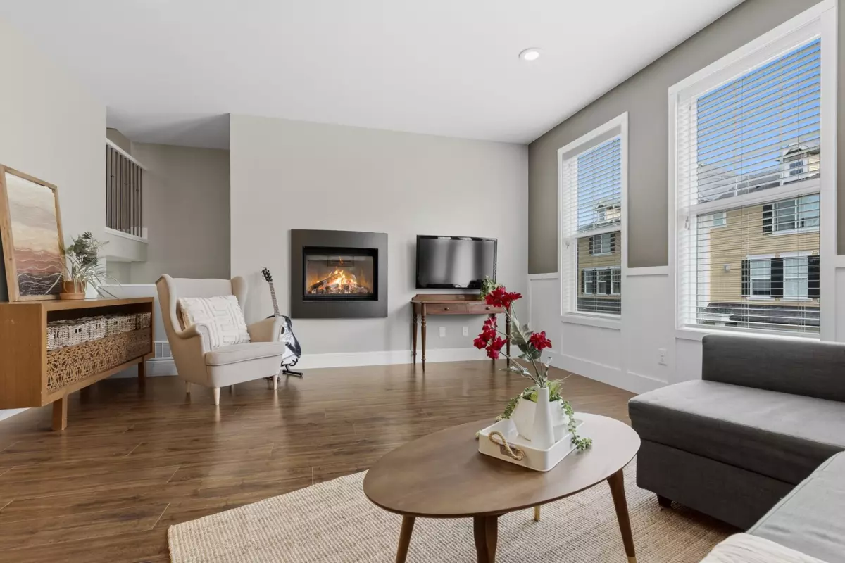 Living Room Photo of 6 1640 Mackay Crescent, Agassiz, BC