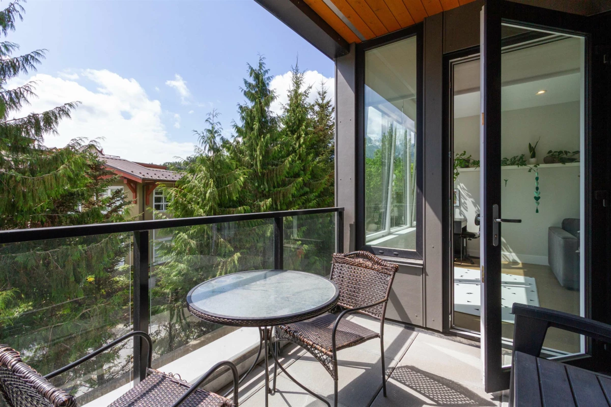 Dining Area Photo of 206 1870 Dowad Drive, Squamish, BC