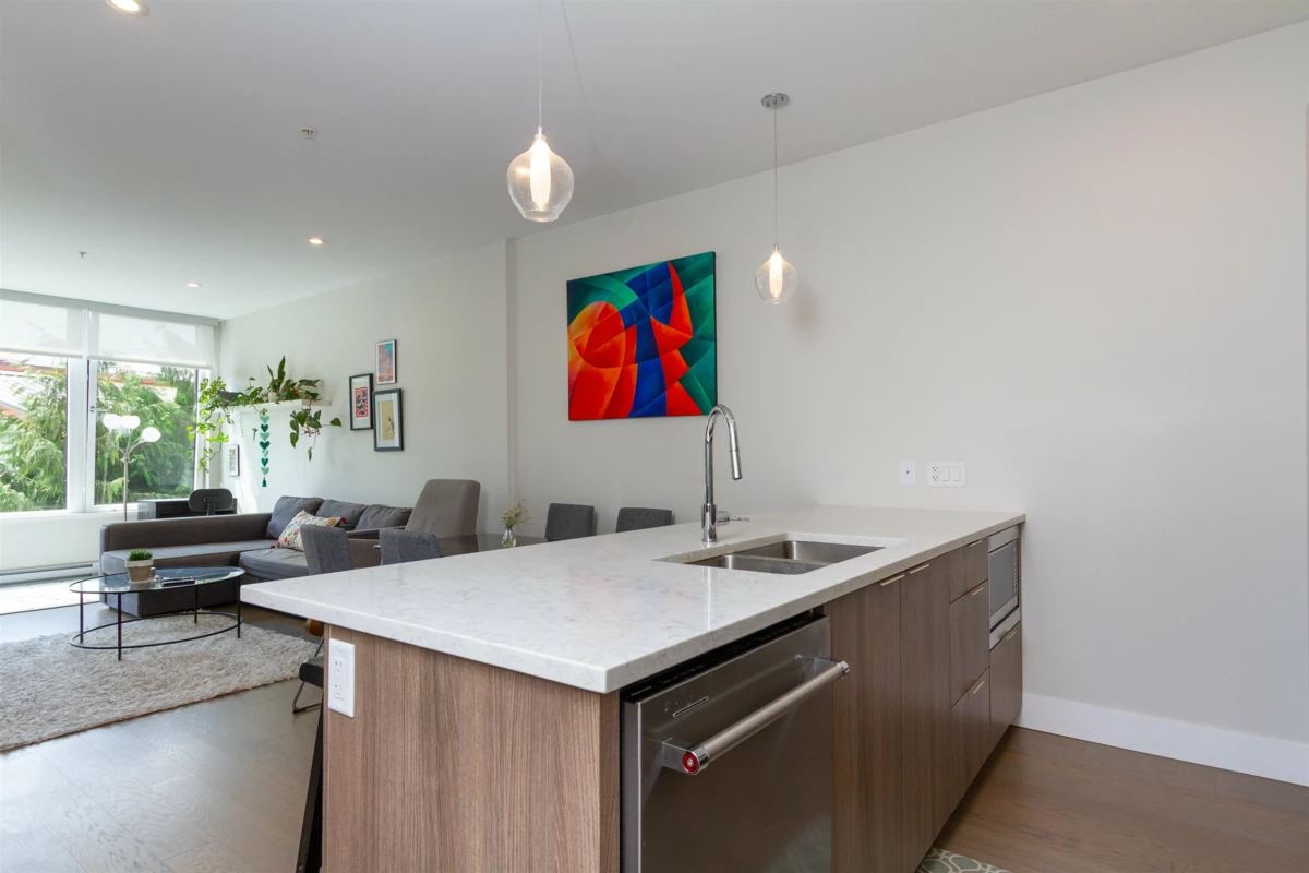 Living Room Photo of 206 1870 Dowad Drive, Squamish, BC