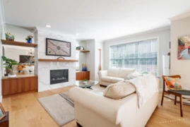 11 229 E 8th Street, North Vancouver, BC