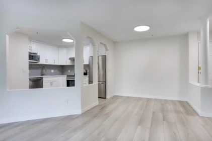 Kitchen Photo of 302 20727 Douglas Crescent, Langley, BC