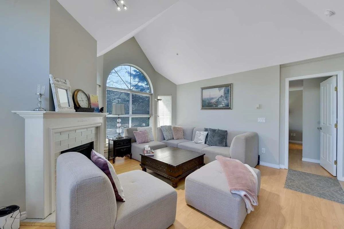 Dining Area Photo of 217 7435 121a Street, Surrey, BC