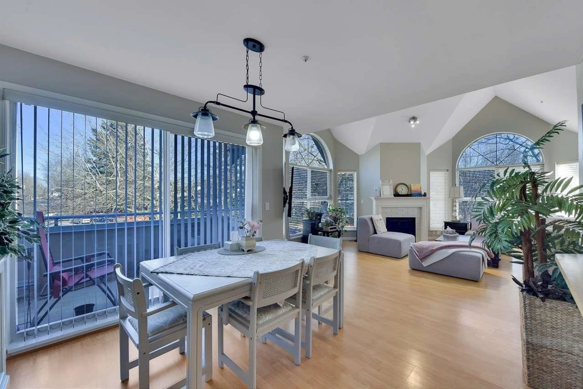 Living Room Photo of 217 7435 121a Street, Surrey, BC
