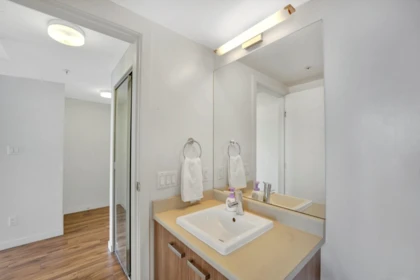 Entry Foyer Photo of 1808 13325 102a Avenue, Surrey, BC