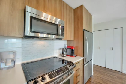 Kitchen Photo of 1808 13325 102a Avenue, Surrey, BC