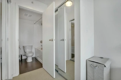 Laundry Room Photo of 1808 13325 102a Avenue, Surrey, BC