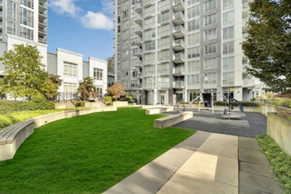 Outdoor Deck Photo of 1808 13325 102a Avenue, Surrey, BC