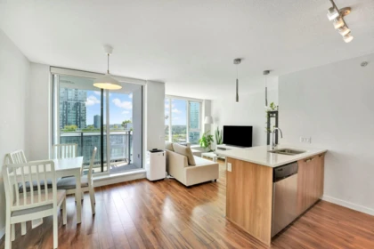 Primary Bedroom Photo of 1808 13325 102a Avenue, Surrey, BC