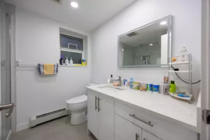 Primary Bathroom Photo of 3881 Napier Street, Burnaby, BC