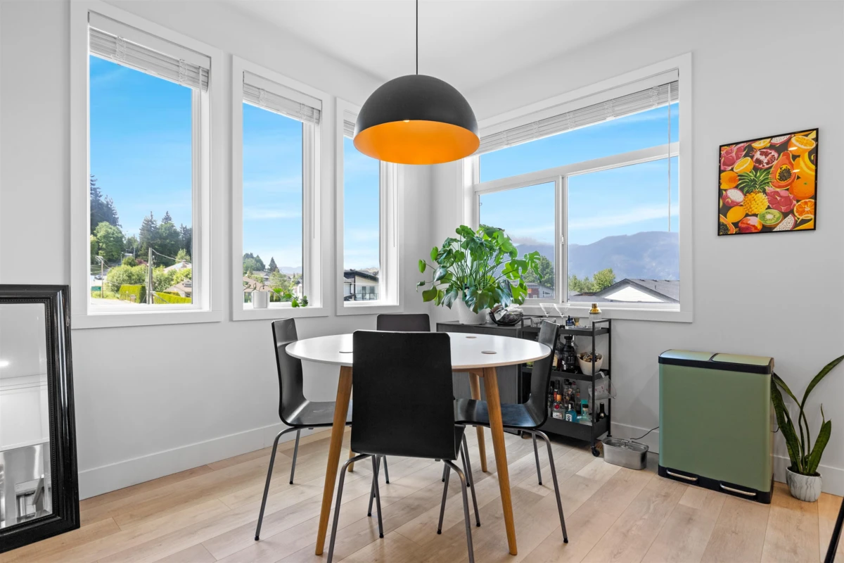 Dining Area Photo of 1 43998 Chilliwack Mountain Road, Chilliwack, BC