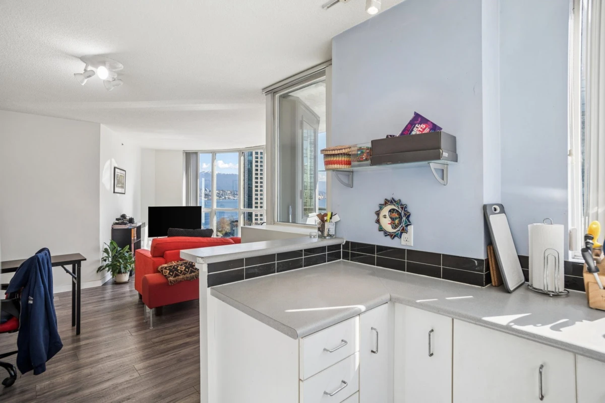 Dining Area Photo of 906 588 Broughton Street, Vancouver, BC