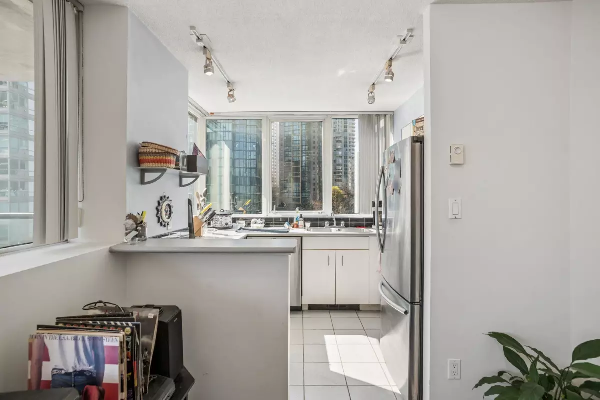 Living Room Photo of 906 588 Broughton Street, Vancouver, BC