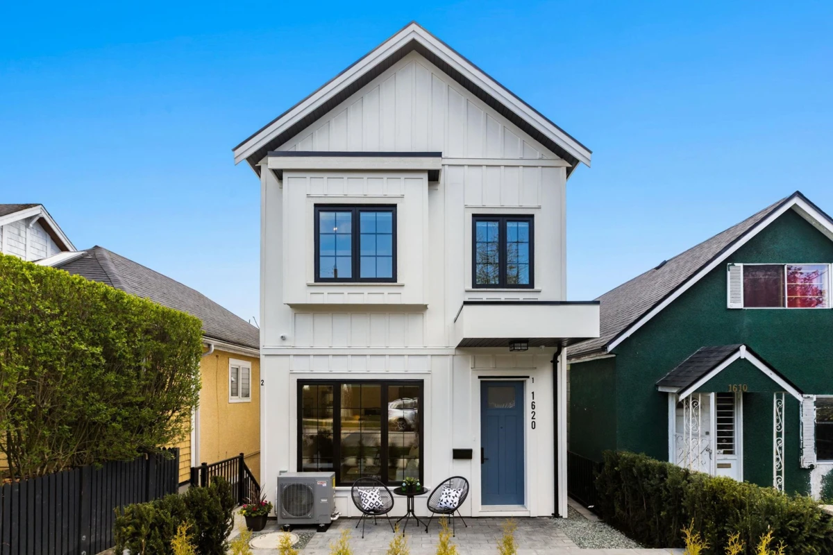 Exterior Rear Photo of 1 1620 E 11th Avenue, Vancouver, BC