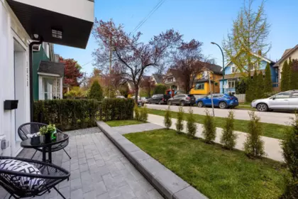 Kitchen Photo of 1 1620 E 11th Avenue, Vancouver, BC