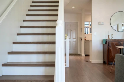 Entry Foyer Photo of 1 8581 Jellicoe Street, Vancouver, BC
