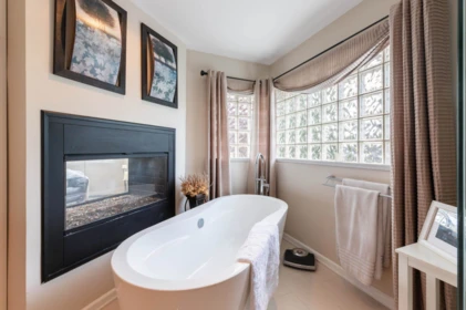 Hallway Photo of 7852 165 Street, Surrey, BC