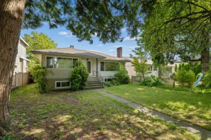 8406 12th Avenue, Burnaby, BC, Burnaby — Single Family Residence for sale