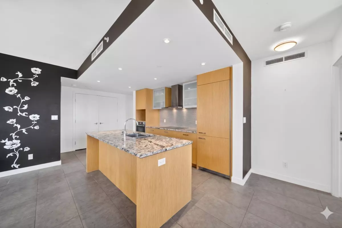 Dining Area Photo of 1902 1028 Barclay Street, Vancouver, BC