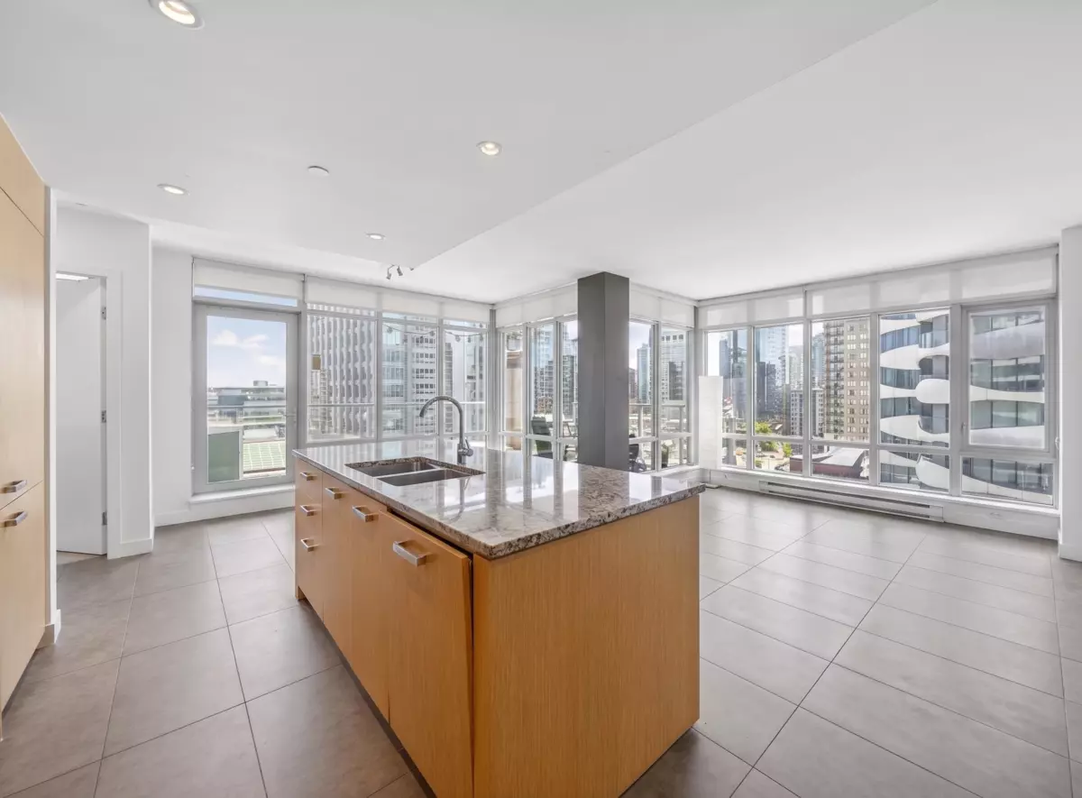 Family Room Photo of 1902 1028 Barclay Street, Vancouver, BC