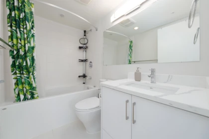 Walk-In Closet Photo of 501 161 W Georgia Street, Vancouver, BC