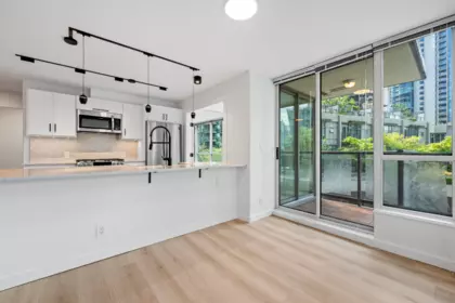 Breakfast Nook Photo of 305 1328 W Pender Street, Vancouver, BC