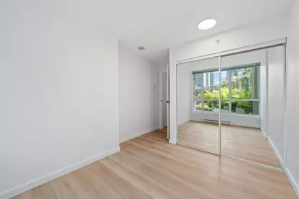 Hallway Photo of 305 1328 W Pender Street, Vancouver, BC