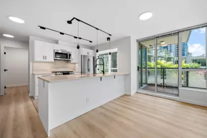 Outdoor Kitchen Photo of 305 1328 W Pender Street, Vancouver, BC