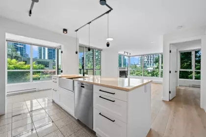 Swimming Pool Photo of 305 1328 W Pender Street, Vancouver, BC