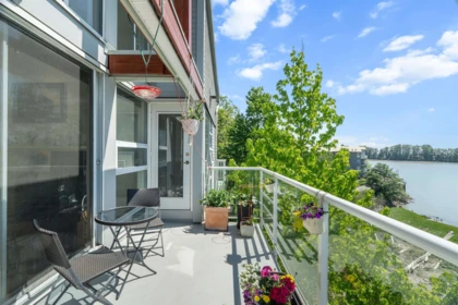 Entry Foyer Photo of 407 1880 E Kent Avenue South, Vancouver, BC