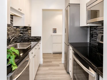 Kitchen Photo of 313 2025 W 2nd Avenue, Vancouver, BC